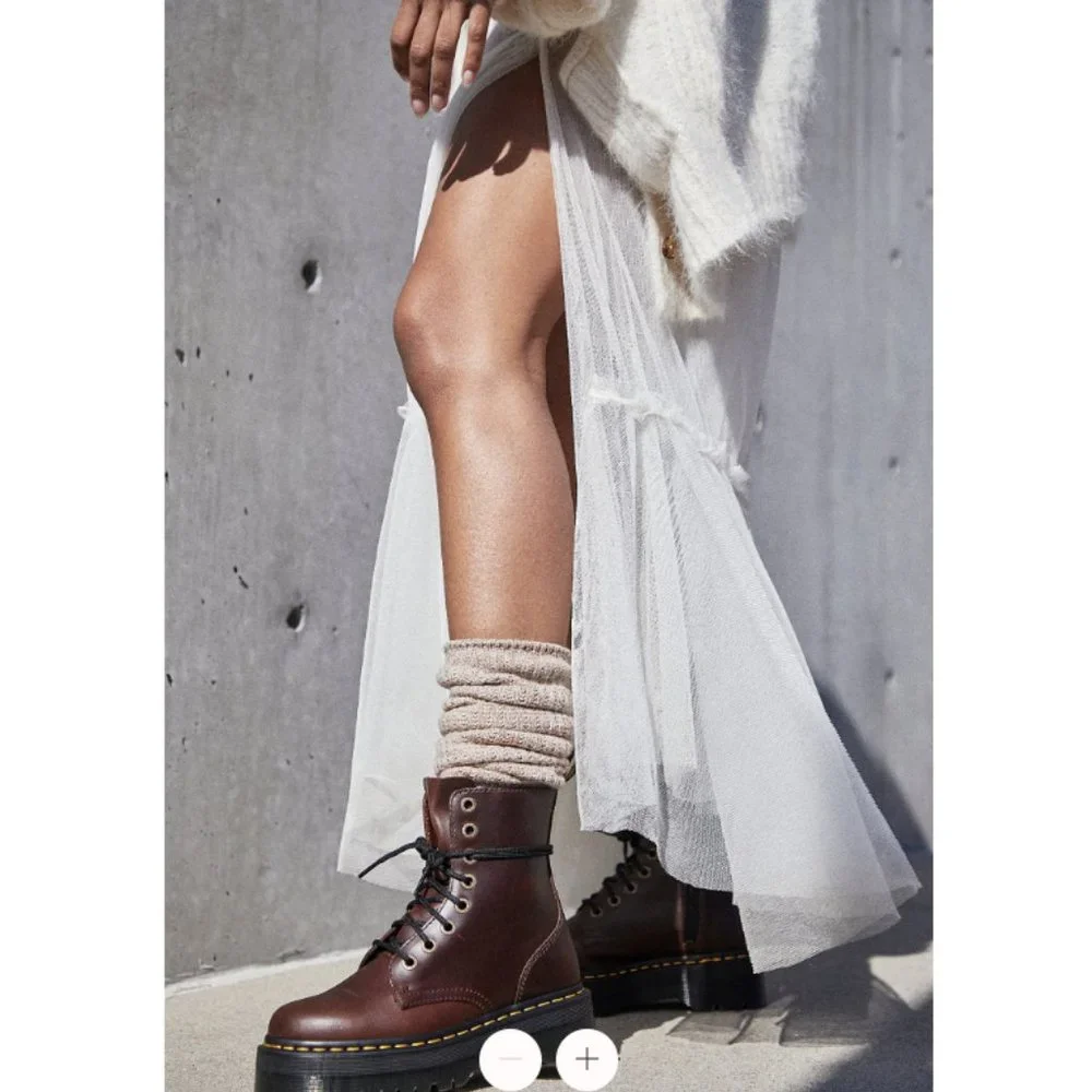 Dr. Martens Brown Ankle Boots Chunky Sole Lace-Up - Picture 5 of 12
